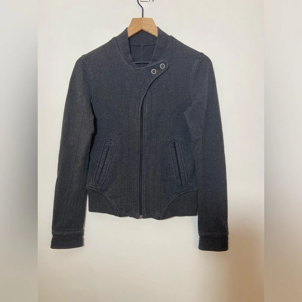 Lululemon Gray Heather Zipfront Sweatshirt Jacket Sz 6